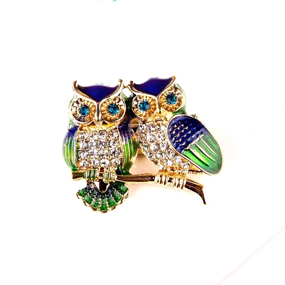 Cute Double Owl Brooch Pin with beautiful crystals! - Picture 3 of 3
